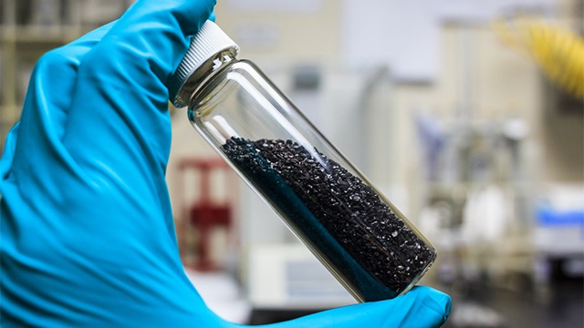 石墨烯原料：高科技背后的黑金